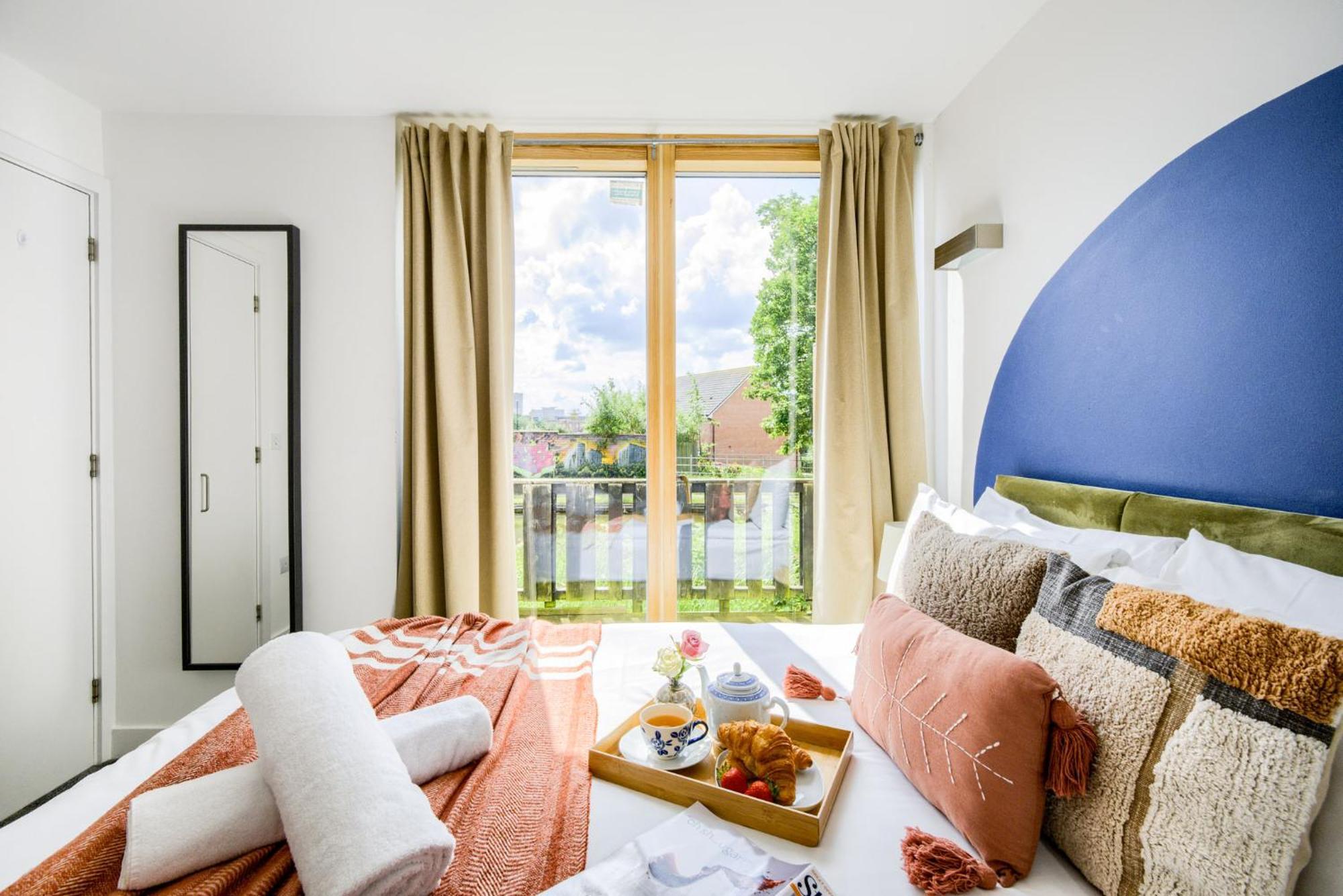 Coventry Large 4-Bed Townhouse By Empower Homes Exterior photo